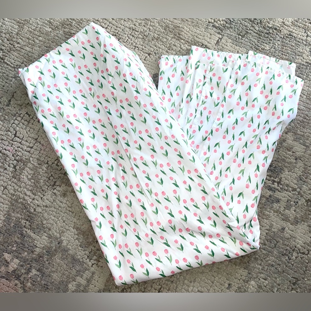 Queen size floral sheet